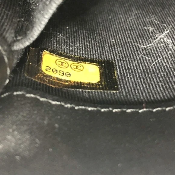 CHANEL Black Logo Shoulder Bag - Picture 15 of 16